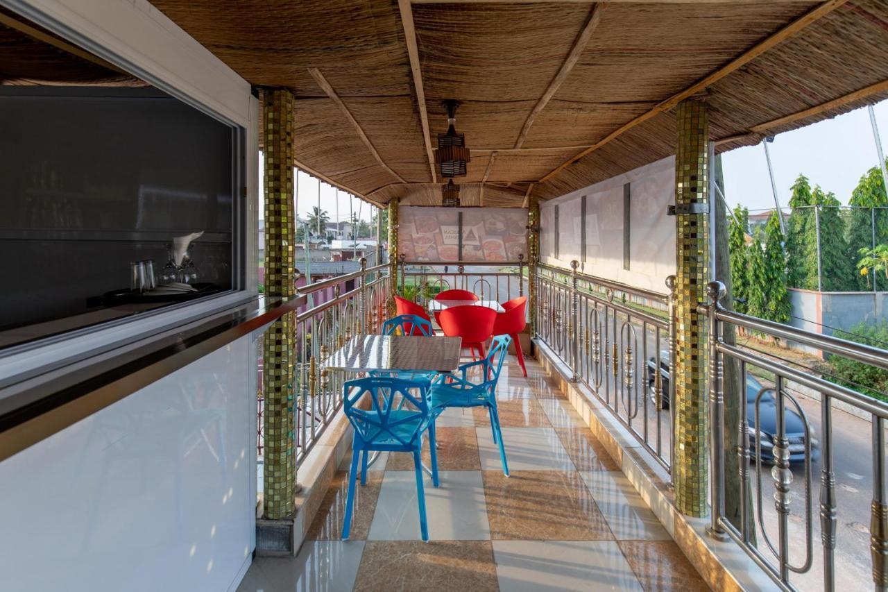 Ag Hotel And Suites Ogbodjo Exteriör bild