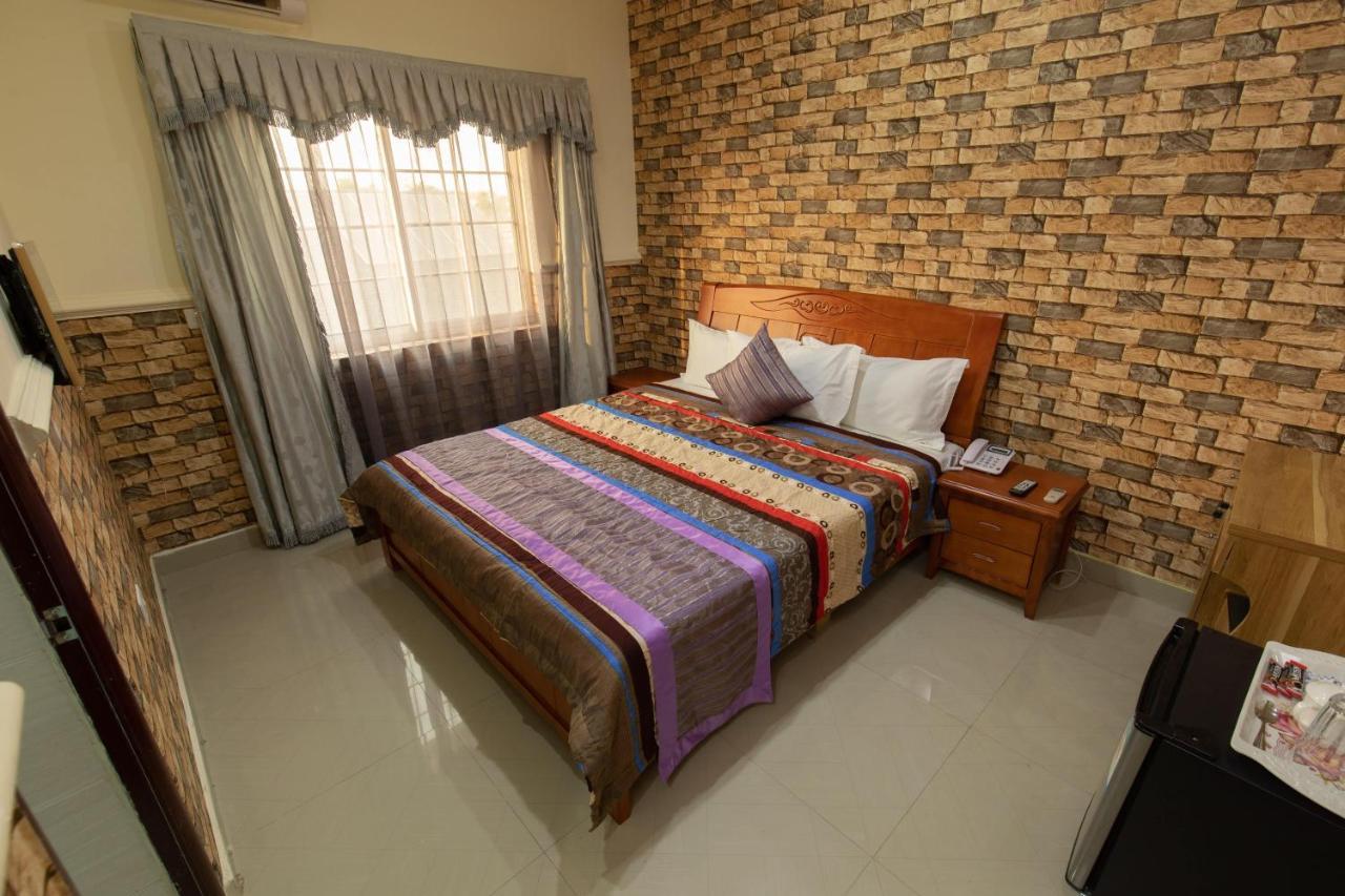 Ag Hotel And Suites Ogbodjo Exteriör bild