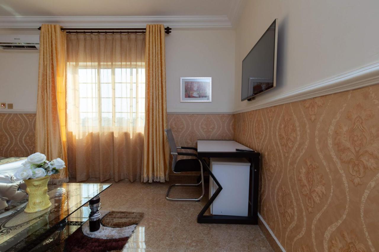 Ag Hotel And Suites Ogbodjo Exteriör bild